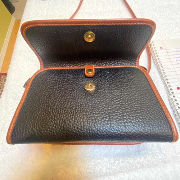 Vintage Dooney & Bourke Black Handbag. - Picture 5 of 8